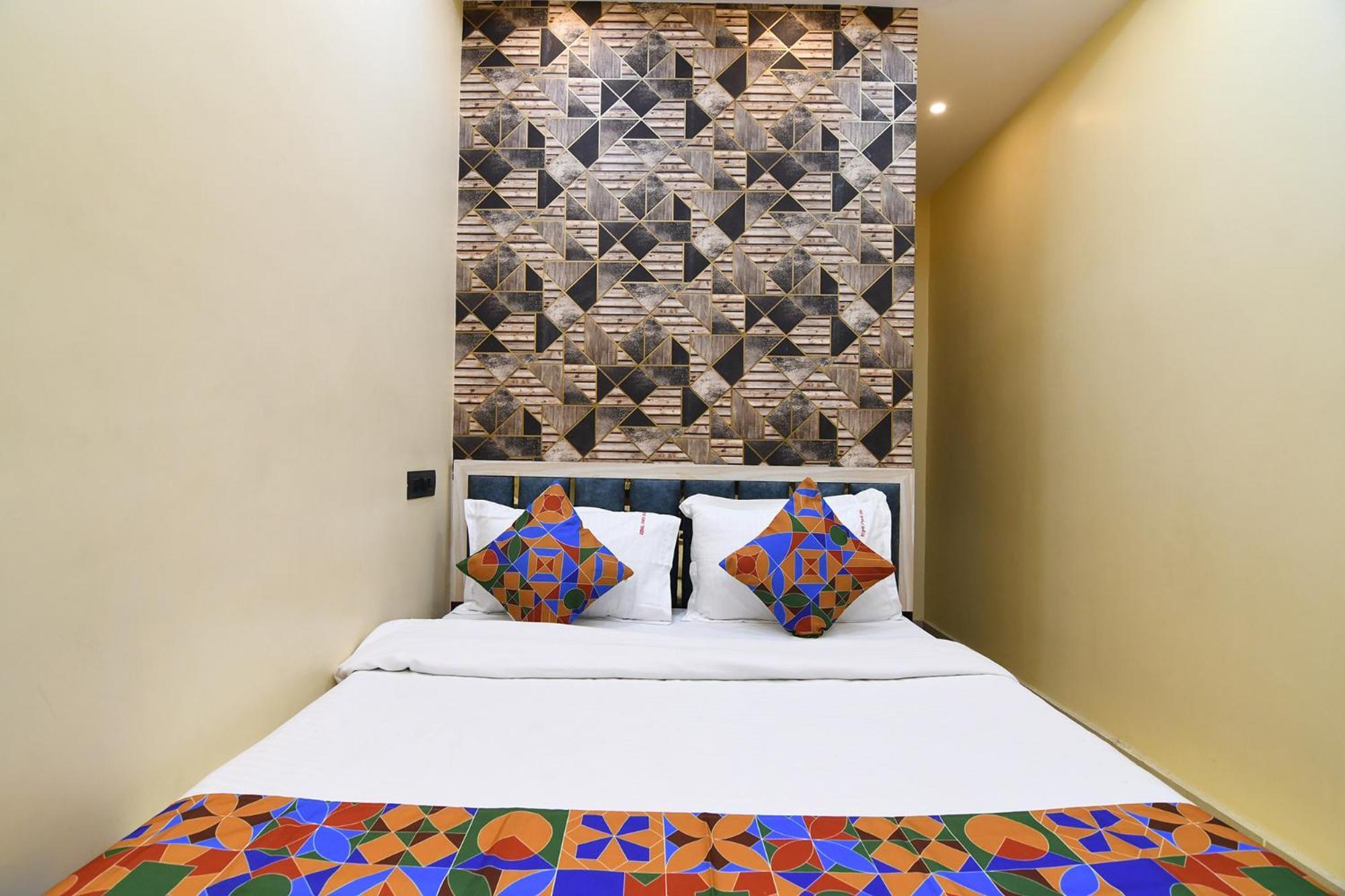 Fabhotel Royal Park Inn - Nr Eden Garden Stadium Калькутта Экстерьер фото