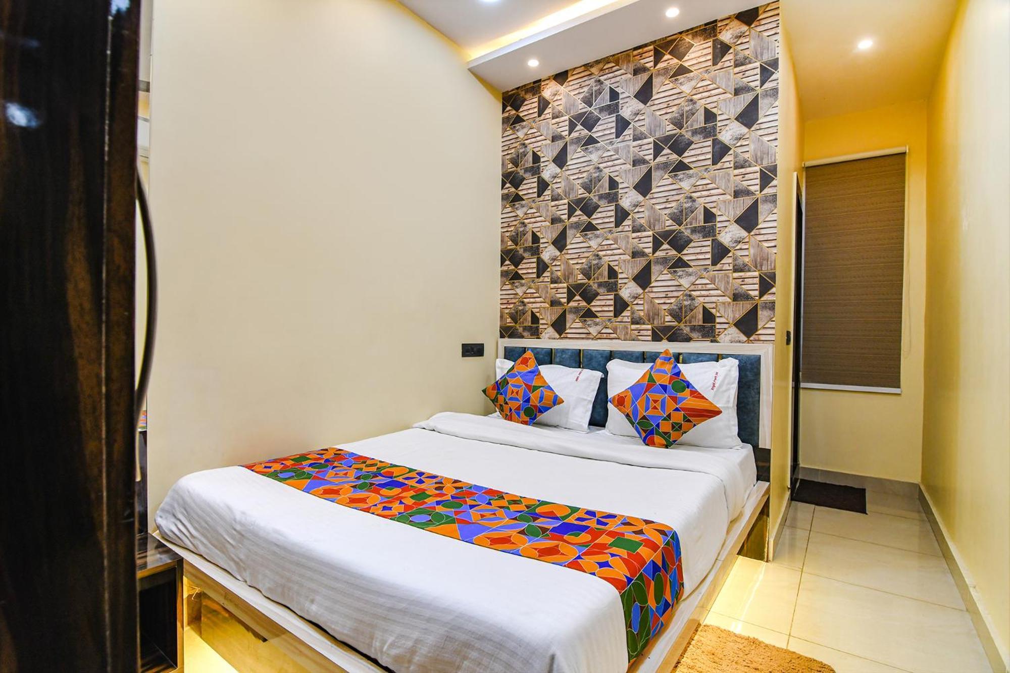 Fabhotel Royal Park Inn - Nr Eden Garden Stadium Калькутта Экстерьер фото