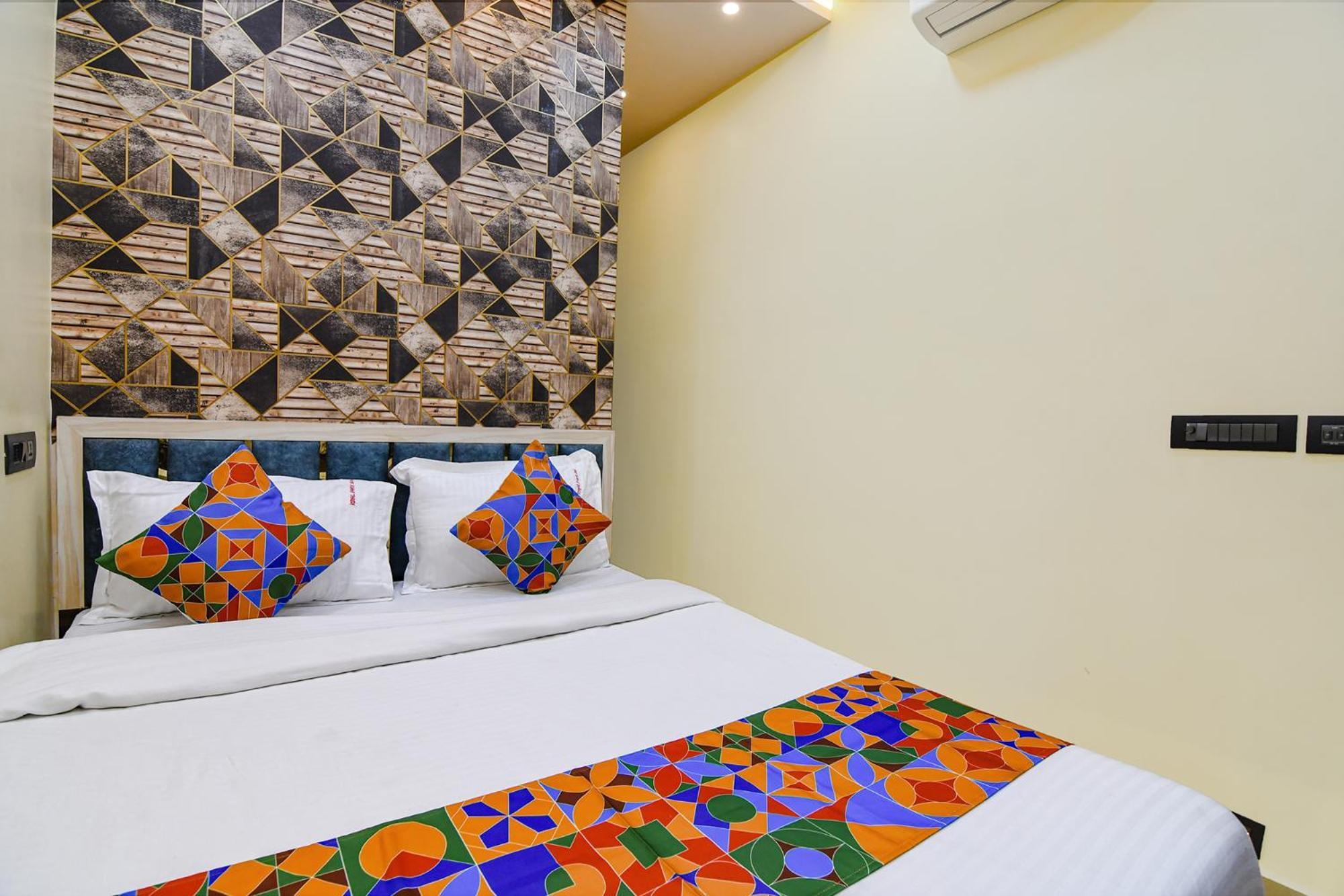 Fabhotel Royal Park Inn - Nr Eden Garden Stadium Калькутта Экстерьер фото